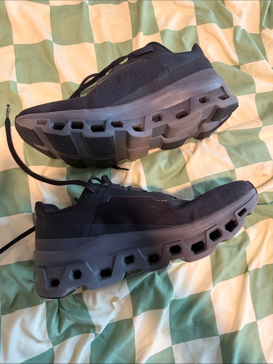 On Running Shoes - On cloud black sneakers